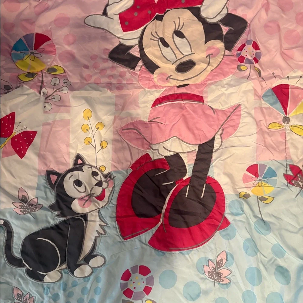Disney Minnie Mouse and Figero Reversible Toddler Blanket